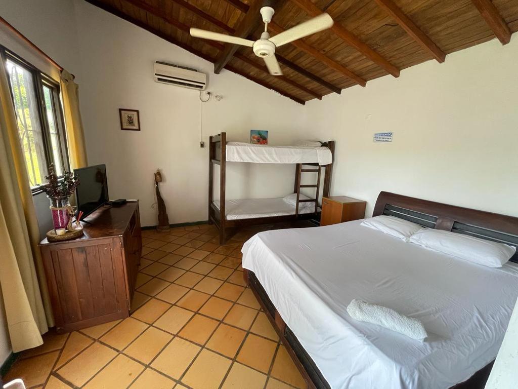 Hotel Candilejas Puerto Berrio Bagian luar foto