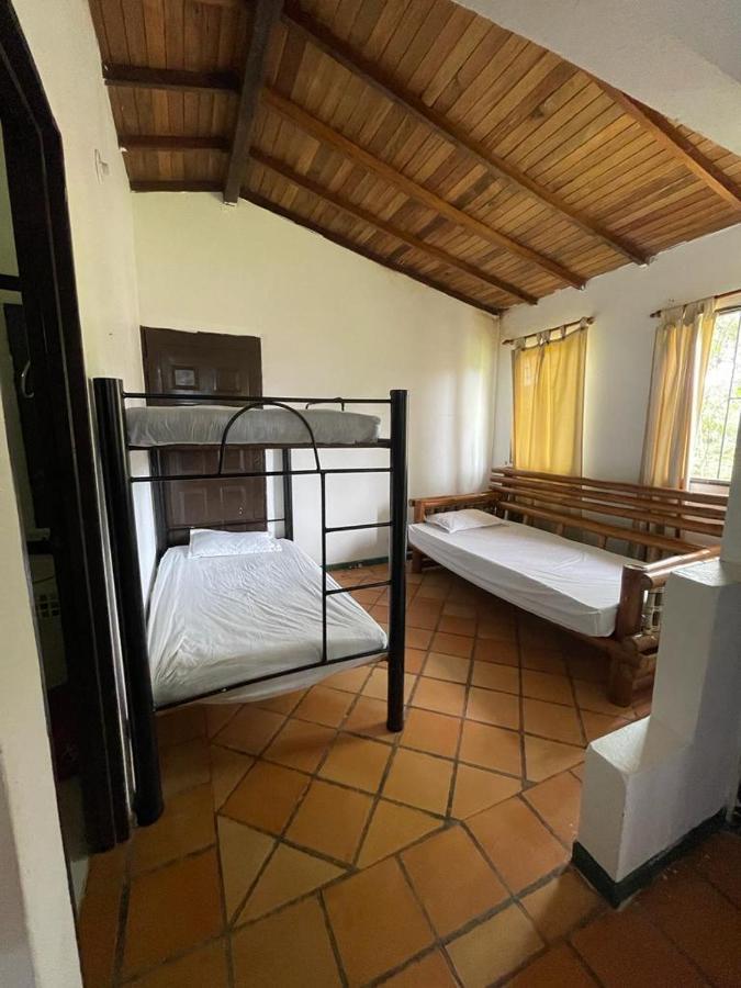 Hotel Candilejas Puerto Berrio Bagian luar foto