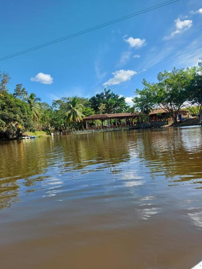 Hotel Candilejas Puerto Berrio Bagian luar foto